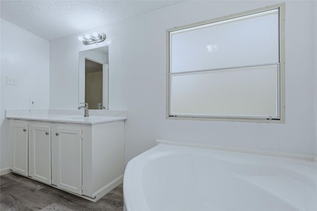 4484 Grand Oaks Drive, Willis, TX 77378