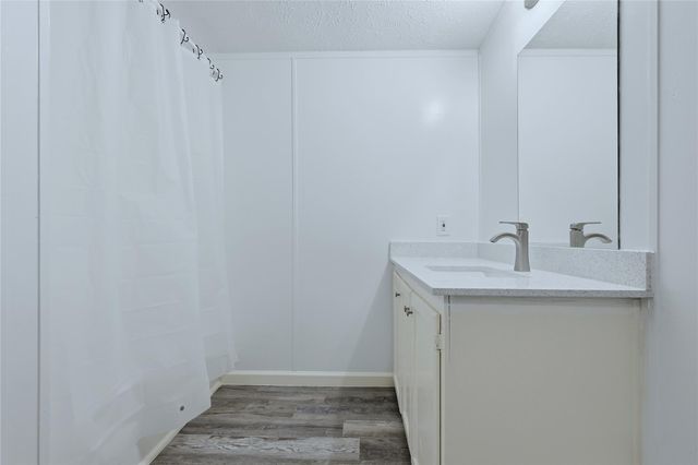 4484 Grand Oaks Drive, Willis, TX 77378