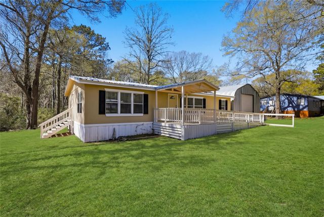 4484 Grand Oaks Drive, Willis, TX 77378