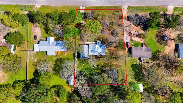 4484 Grand Oaks Drive, Willis, TX 77378