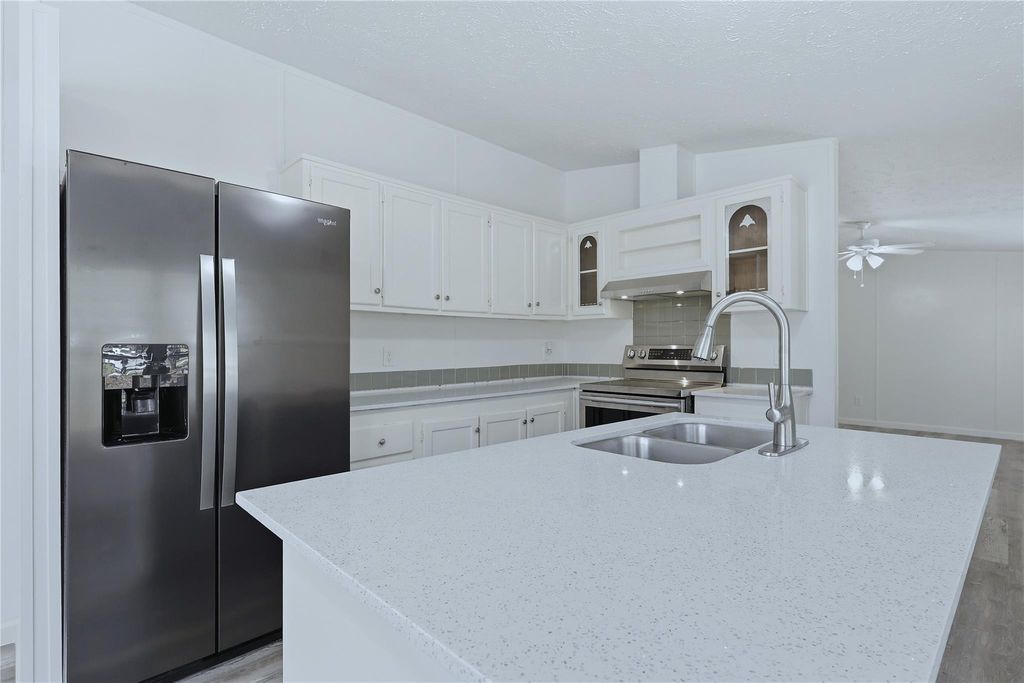 Image 11 of property listing at 4484 Grand Oaks Drive, Willis, TX 77378