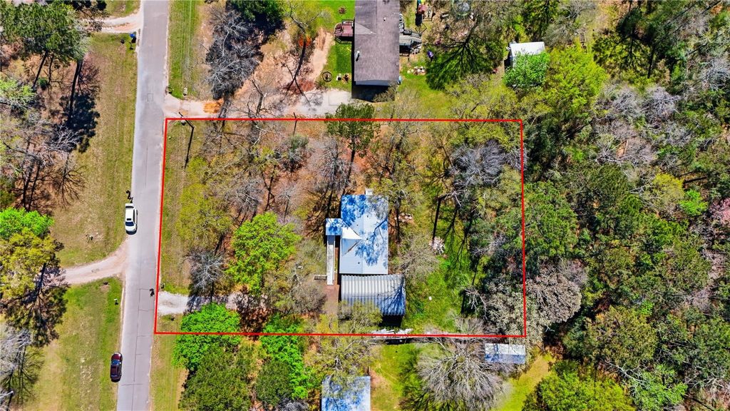 Image 37 of property listing at 4484 Grand Oaks Drive, Willis, TX 77378