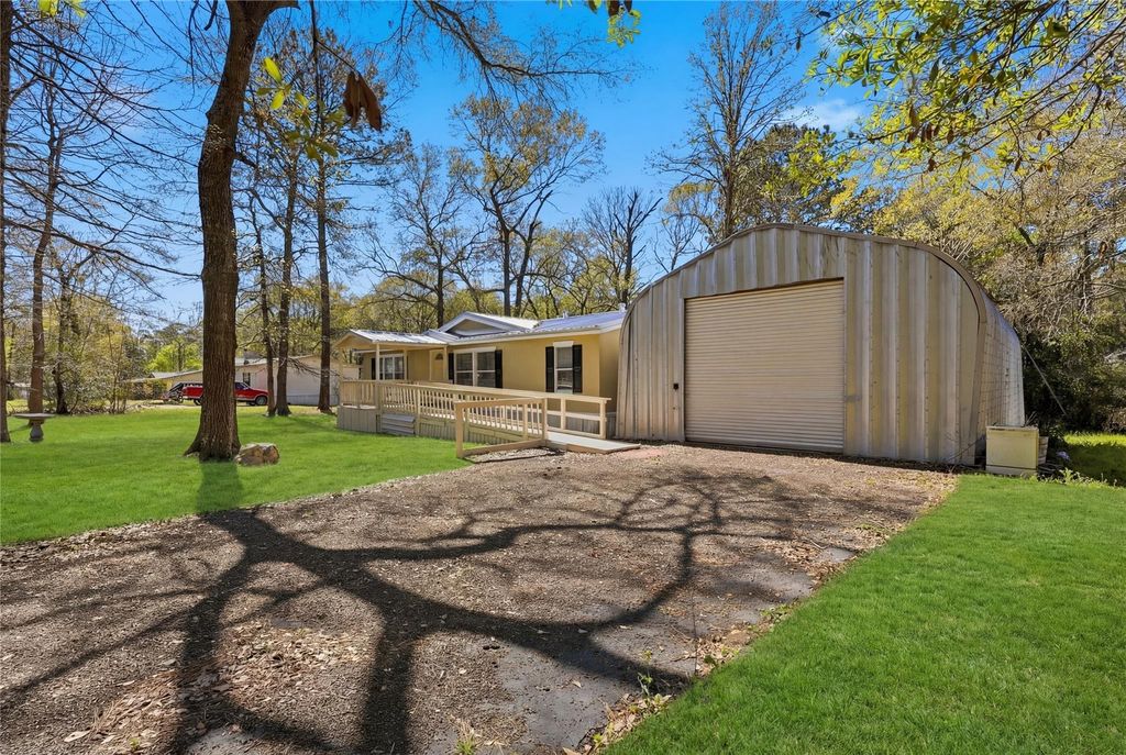 Image 4 of property listing at 4484 Grand Oaks Drive, Willis, TX 77378