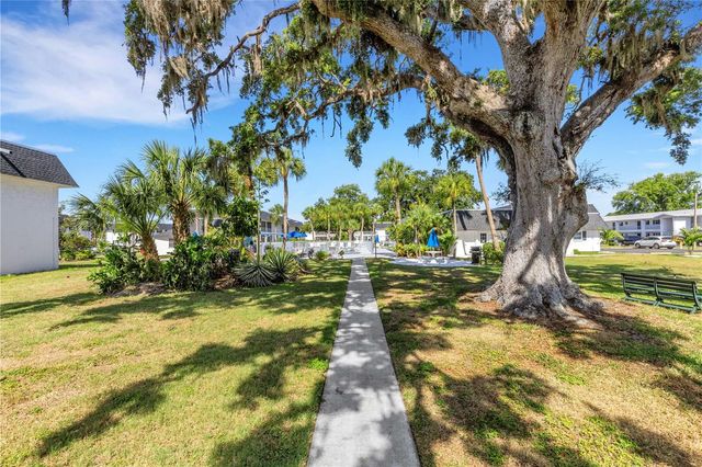 105 47TH AVENUE DRIVE W 376, Bradenton, FL 34207