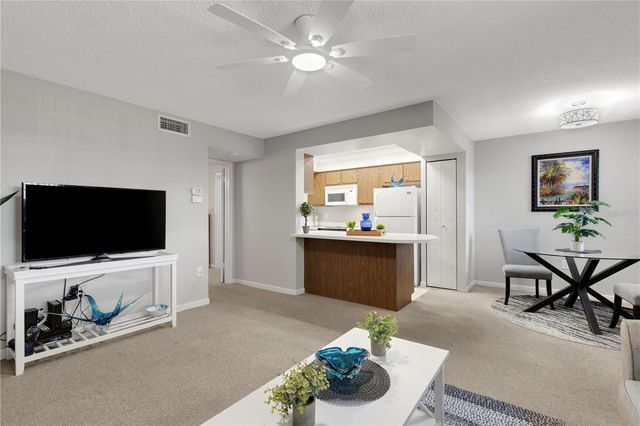105 47TH AVENUE DRIVE W 376, Bradenton, FL 34207