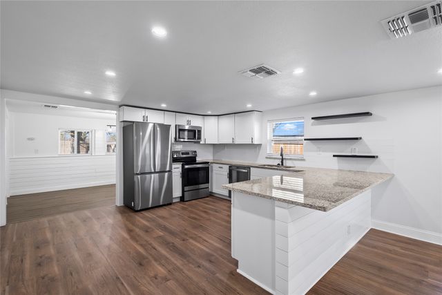 1700 S Edgewood Terrace, Fort Worth, TX 76105