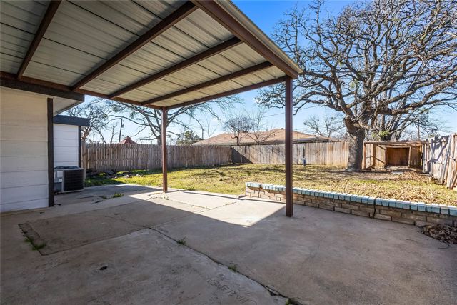 1700 S Edgewood Terrace, Fort Worth, TX 76105