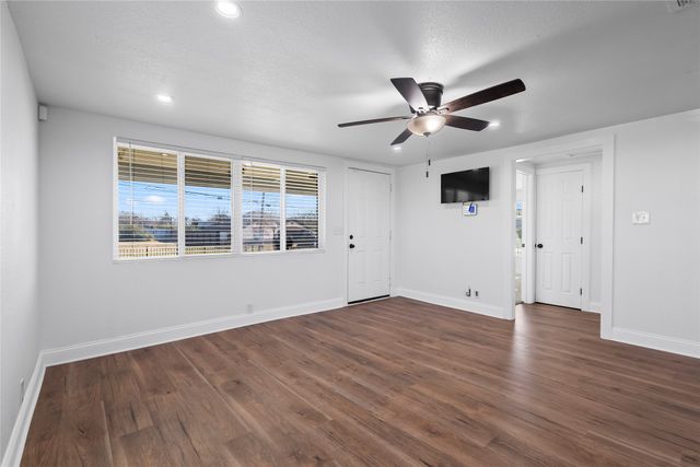 1700 S Edgewood Terrace, Fort Worth, TX 76105