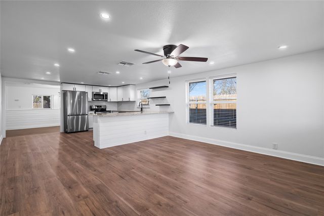 1700 S Edgewood Terrace, Fort Worth, TX 76105