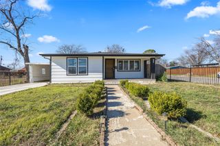 1700 S Edgewood Terrace, Fort Worth, TX 76105
