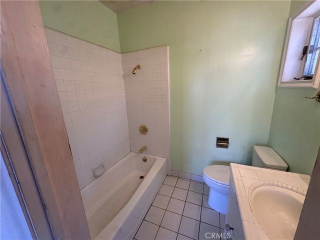 54 La Linda Drive, Long Beach, CA 90807