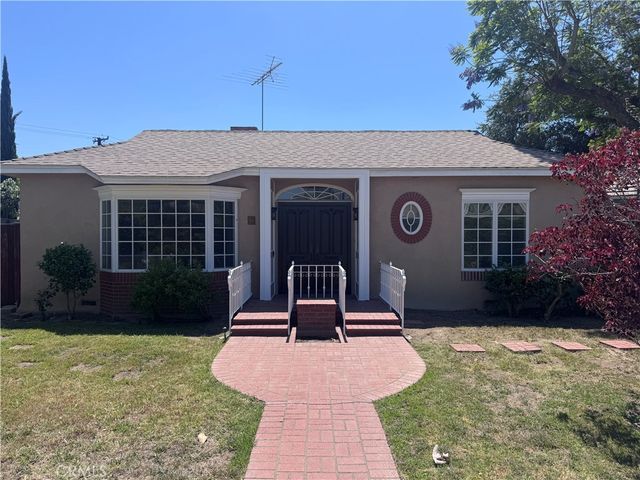 54 La Linda Drive, Long Beach, CA 90807