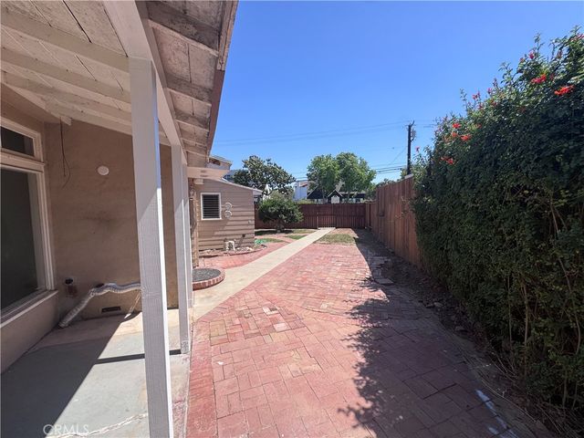 54 La Linda Drive, Long Beach, CA 90807