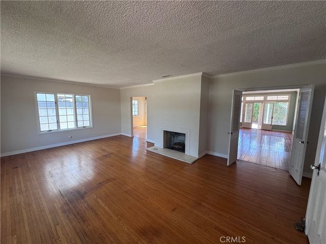 54 La Linda Drive, Long Beach, CA 90807