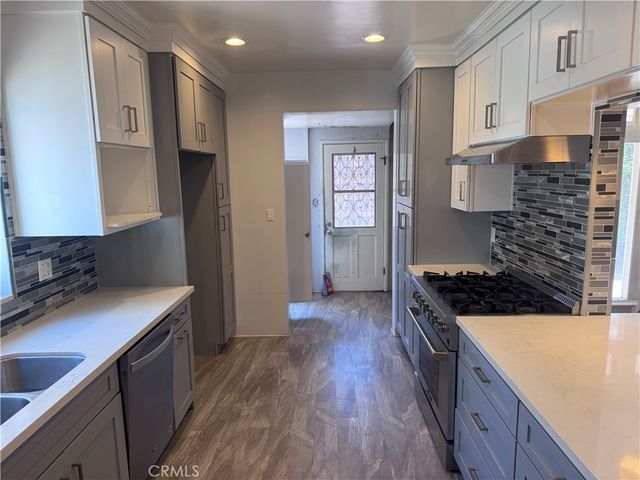 54 La Linda Drive, Long Beach, CA 90807