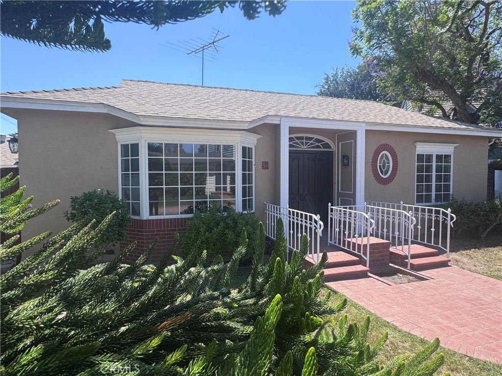 54 La Linda Drive, Long Beach, CA 90807