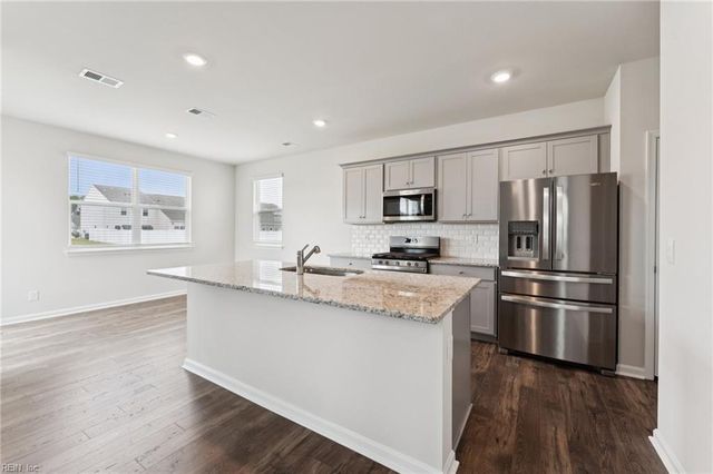 3039 Dalton CIR, Suffolk, VA 23435