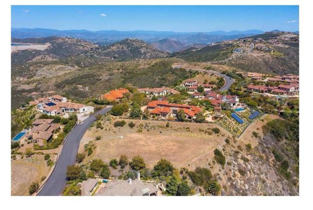 18347 Via Ambiente, Rancho Santa Fe, CA 92067