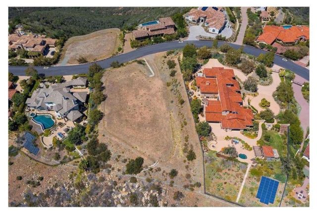 18347 Via Ambiente, Rancho Santa Fe, CA 92067