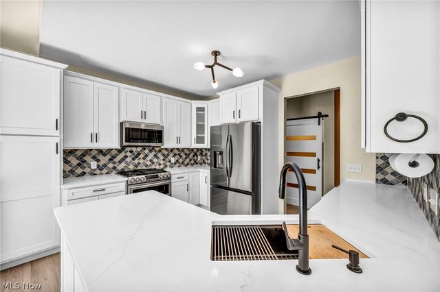 20427 Scotch Pine Way, Strongsville, OH 44149
