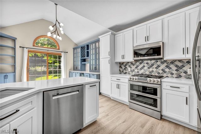 20427 Scotch Pine Way, Strongsville, OH 44149