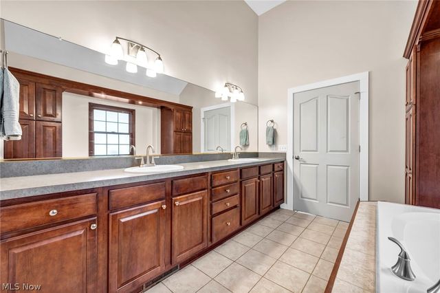 20427 Scotch Pine Way, Strongsville, OH 44149