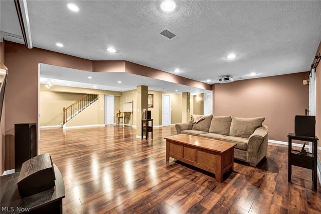 20427 Scotch Pine Way, Strongsville, OH 44149