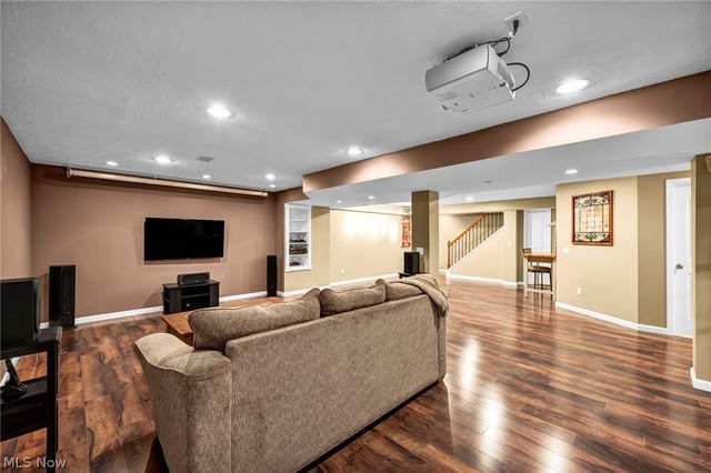 20427 Scotch Pine Way, Strongsville, OH 44149