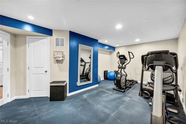20427 Scotch Pine Way, Strongsville, OH 44149
