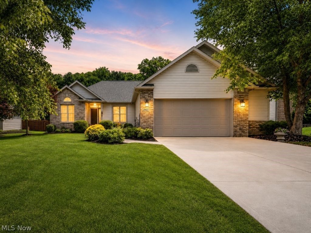 20427 Scotch Pine Way, Strongsville, OH 44149