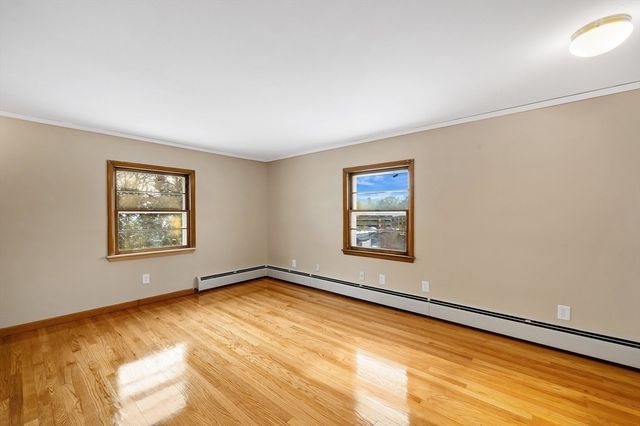 6 Cornwall St, Springfield, MA 01104