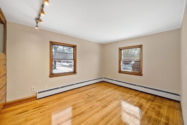 6 Cornwall St, Springfield, MA 01104