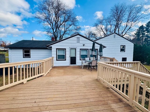 6 Cornwall St, Springfield, MA 01104