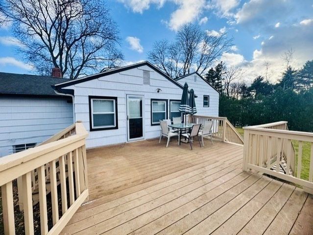 6 Cornwall St, Springfield, MA 01104