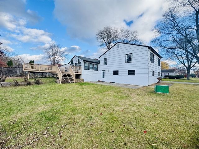 6 Cornwall St, Springfield, MA 01104