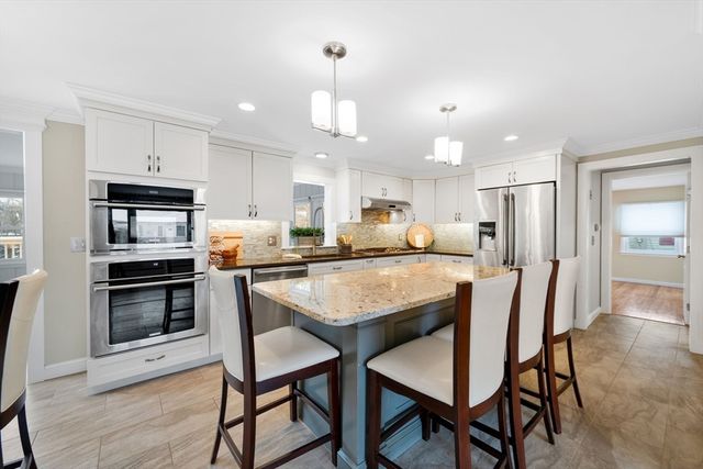 6 Cornwall St, Springfield, MA 01104