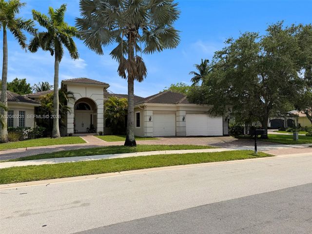 15298 SW 34th St, Davie, FL 33331