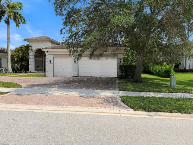 15298 SW 34th St, Davie, FL 33331