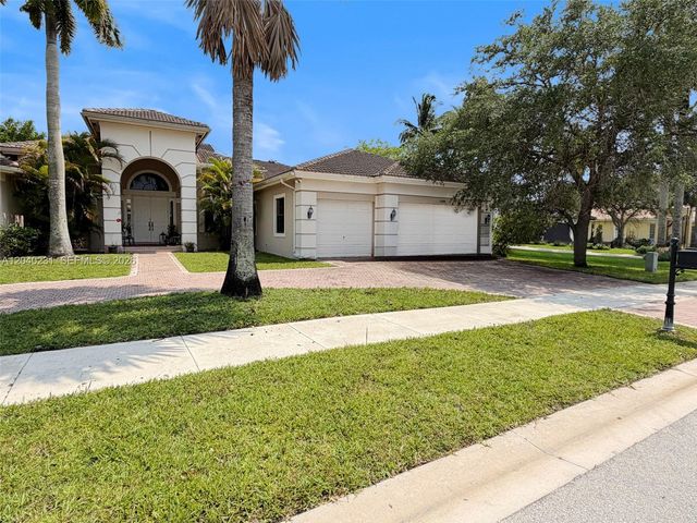 15298 SW 34th St, Davie, FL 33331