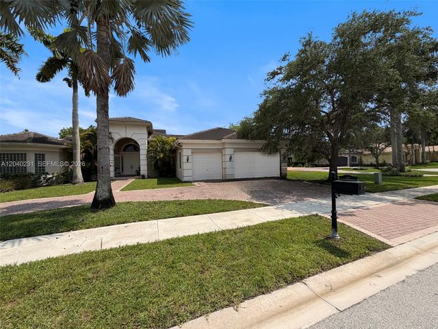 15298 SW 34th St, Davie, FL 33331