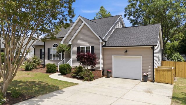 309 Springside Drive, Holly Springs, NC 27540