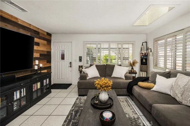 4154 E Fauna Avenue, Anaheim Hills, CA 92807