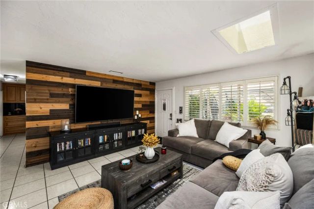 4154 E Fauna Avenue, Anaheim Hills, CA 92807