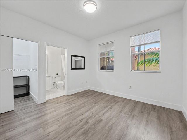 10573 SW 6th St 1206, Pembroke Pines, FL 33025