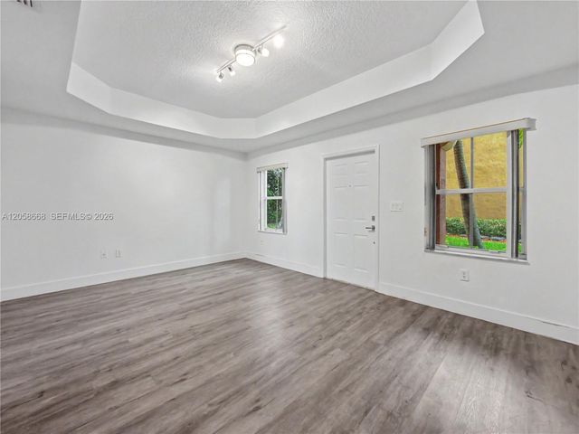 10573 SW 6th St 1206, Pembroke Pines, FL 33025