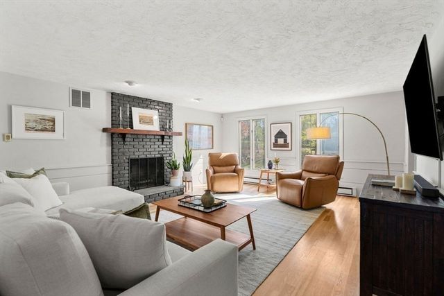 4 Greybirch Rd, Andover, MA 01810