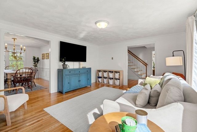 4 Greybirch Rd, Andover, MA 01810