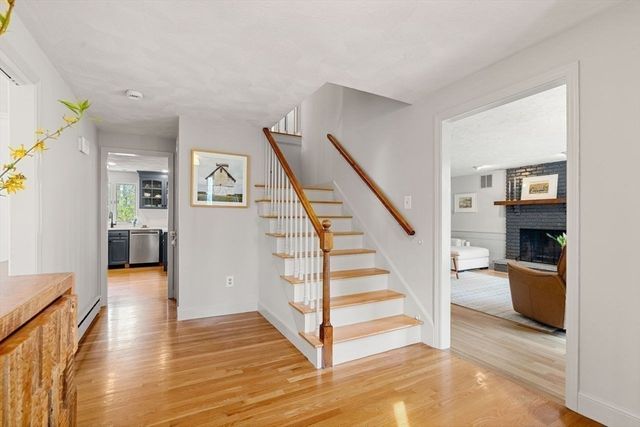 4 Greybirch Rd, Andover, MA 01810