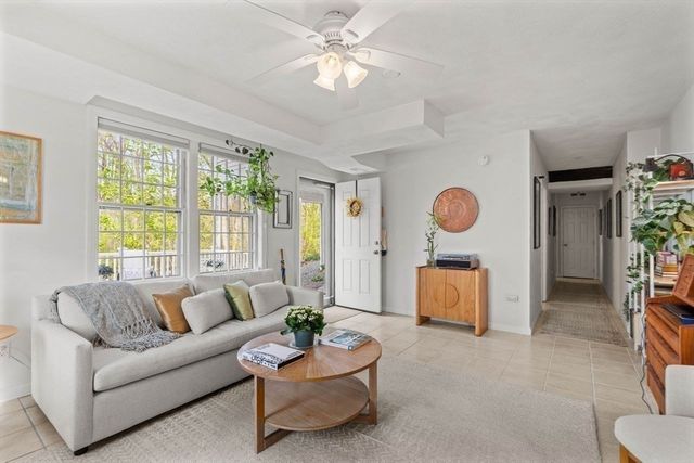 4 Greybirch Rd, Andover, MA 01810