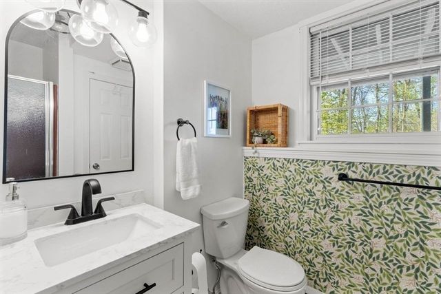 4 Greybirch Rd, Andover, MA 01810